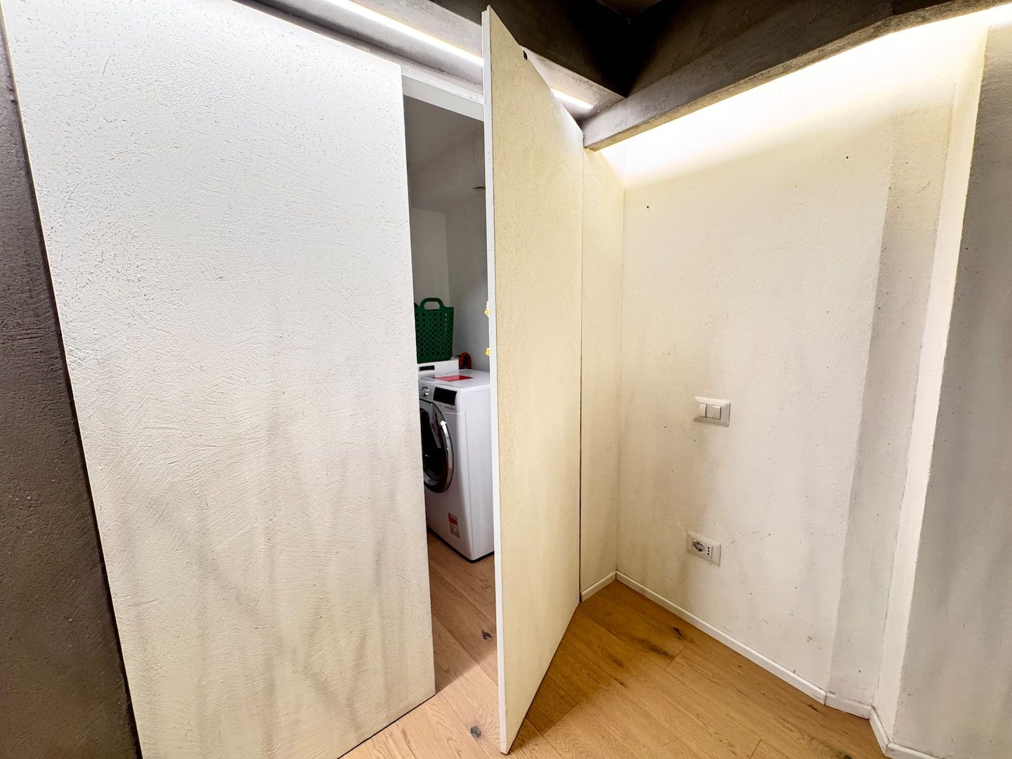 Built-in wardrobe in the sleeping area